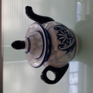 Bombay Teapot